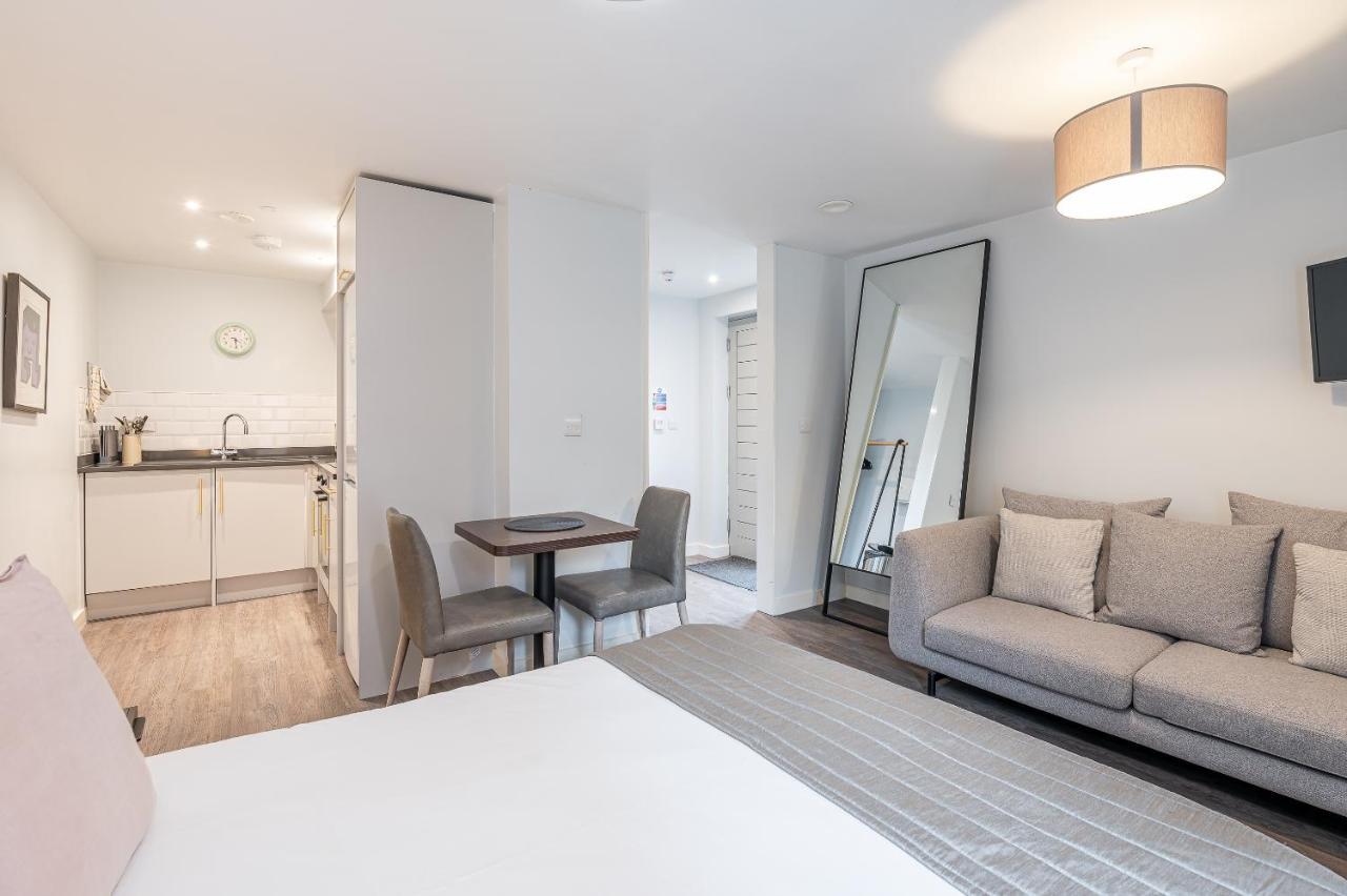 The Falcon Tap Apartment York Exterior photo