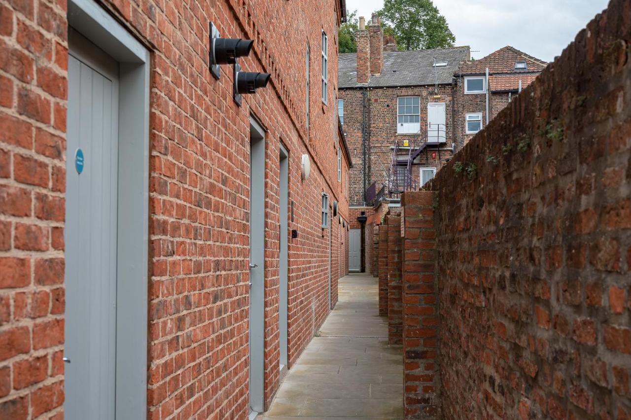 The Falcon Tap Apartment York Exterior photo