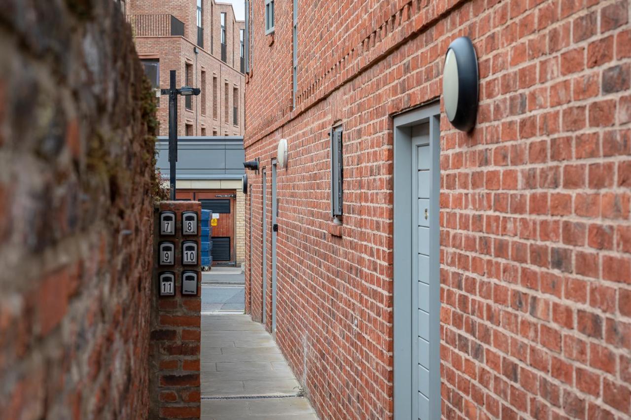 The Falcon Tap Apartment York Exterior photo
