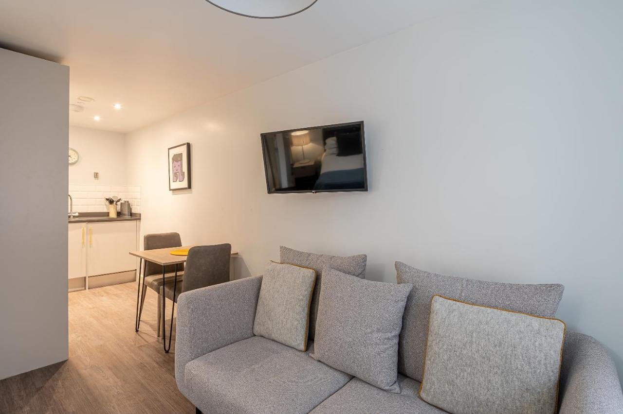 The Falcon Tap Apartment York Exterior photo